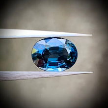 Load image into Gallery viewer, Cobalt Blue Spinel 1.64ct Oval
