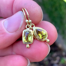 Load and play video in Gallery viewer, “Sphenetastic Olive Rainbows” - Sphene Earrings
